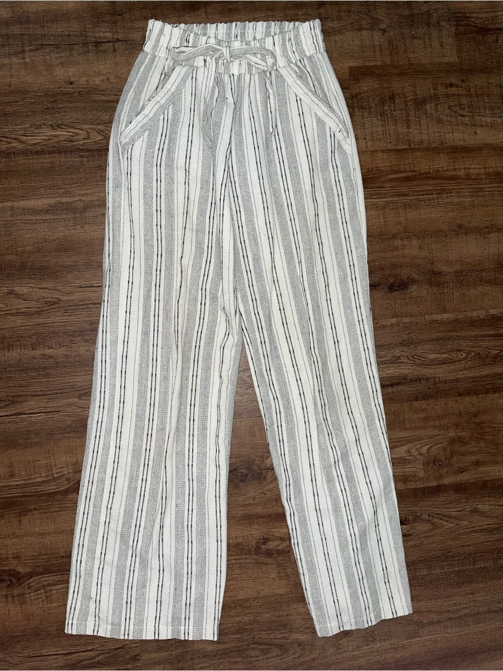 Sienna Sky Striped Casual Pants Size XS 
22” Inseam